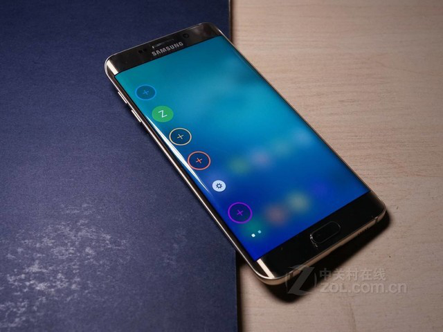 三星S6 Edge 二手手机回收用户手中的三星S6 Edge